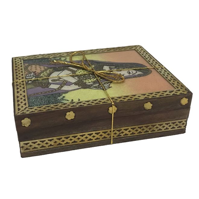 Elegant Wooden Glas Gift Box with Masala Chai