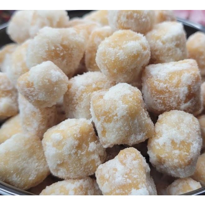 Frische Sakkarpare White, खुरमे (Zuckerüberzogene Würfelförmige knusprige Snacks aus Weizenmehl) 400g