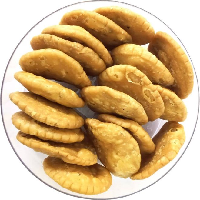 Bikano Achari Matthi (gebratene würzige Weizenmehl gefüllt mit Pickel) 400g