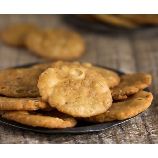 Haldiram Mathri (Spicy Fried Wheat Flour Snack) 200g