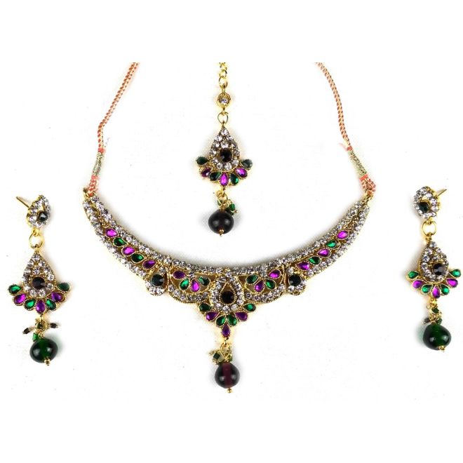 Vierteiliges Schmuck-Set (Ohrringe, Kette & Tikka)