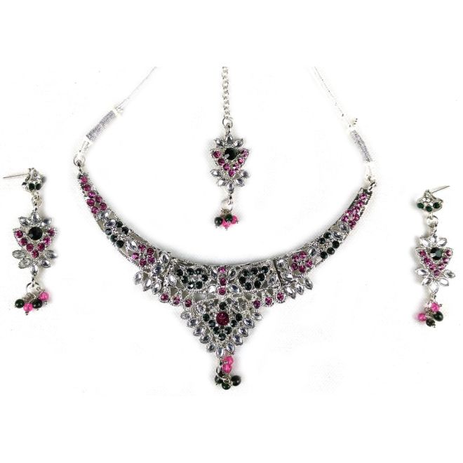 Vierteiliges Schmuck-Set (Ohrringe, Kette & Tikka)