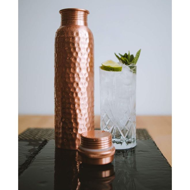 Reine Kupfer Gehämmerte Wasserflasche für ayurvedische Vorteile