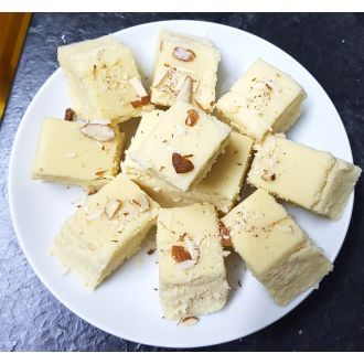 Frische Khoya Barfi (Süßigkeit aus 100% Milch) 400g