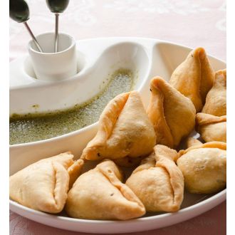 Bikano Mini Samosa (Dreieckiger Snack gefüllt mit Hülsenfrüchten, Kokos & Gewürzen) 400g